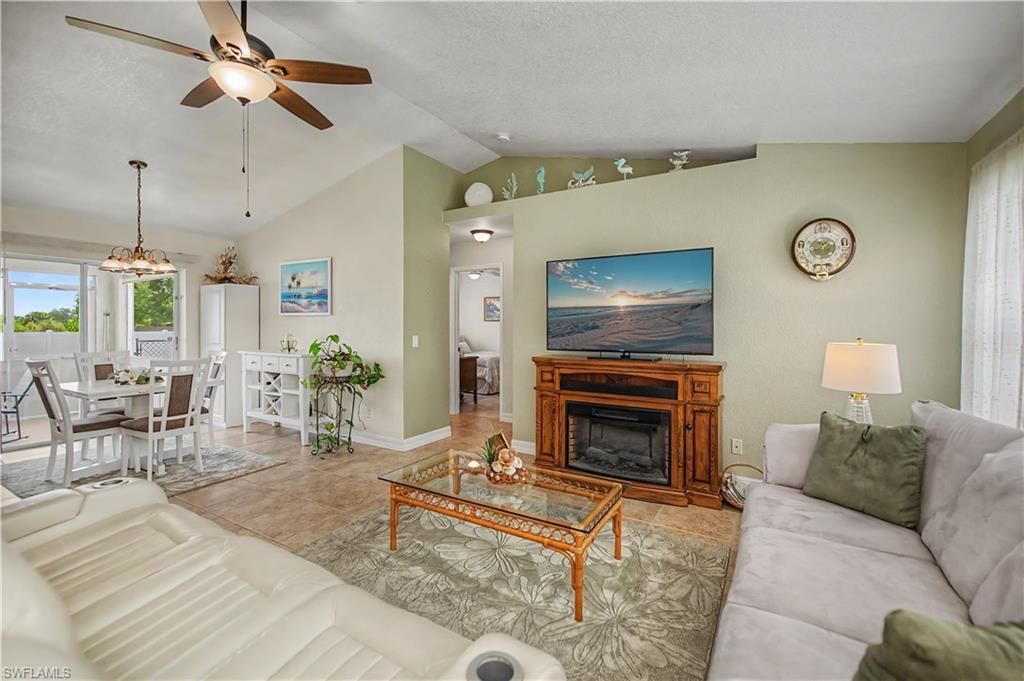 2125 NE 10th Ave, Cape Coral, FL 33909 Photo