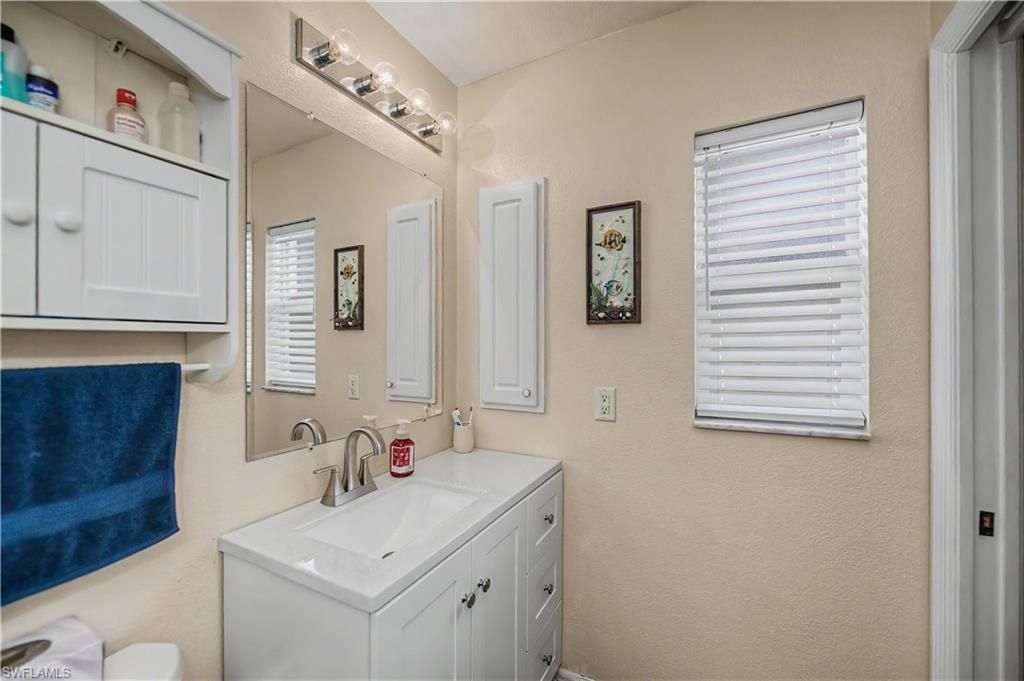 2125 NE 10th Ave, Cape Coral, FL 33909 Photo