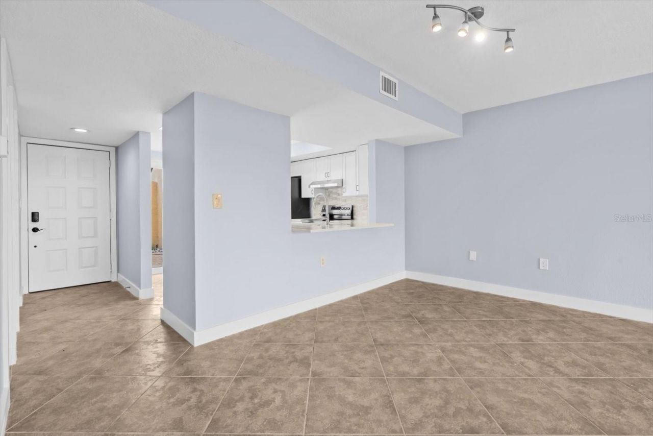 7530 Sunshine Skyway Lane S, Unit T30, Saint Petersburg, FL 33711 Photo