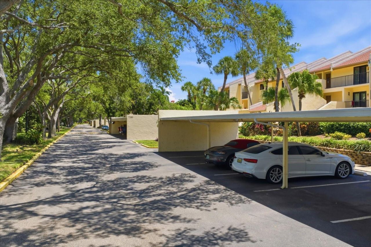 7530 Sunshine Skyway Lane S, Unit T30, Saint Petersburg, FL 33711 Photo