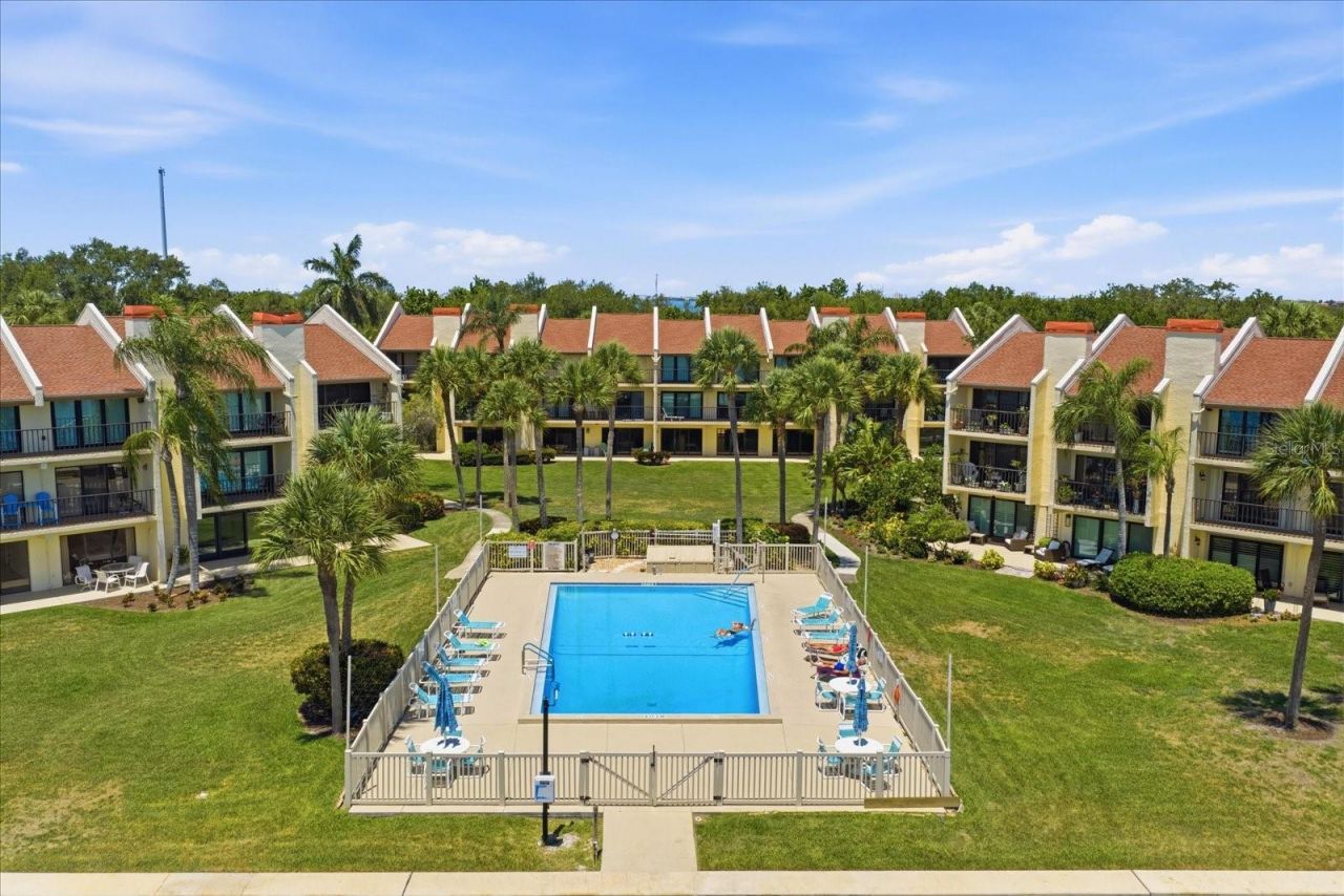 7530 Sunshine Skyway Lane S, Unit T30, Saint Petersburg, FL 33711 Photo