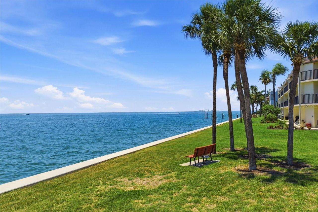 7530 Sunshine Skyway Lane S, Unit T30, Saint Petersburg, FL 33711 Photo