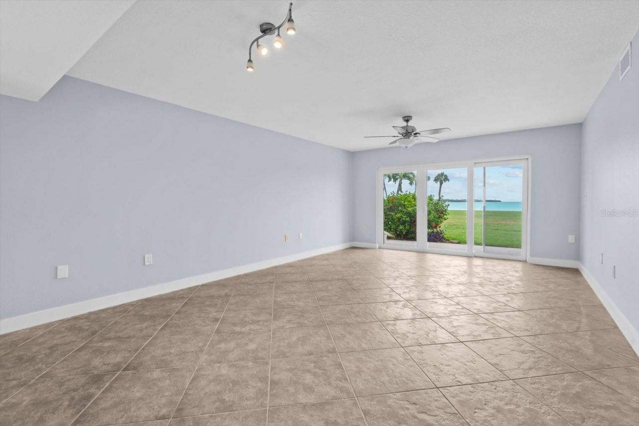 7530 Sunshine Skyway Lane S, Unit T30, Saint Petersburg, FL 33711 Photo