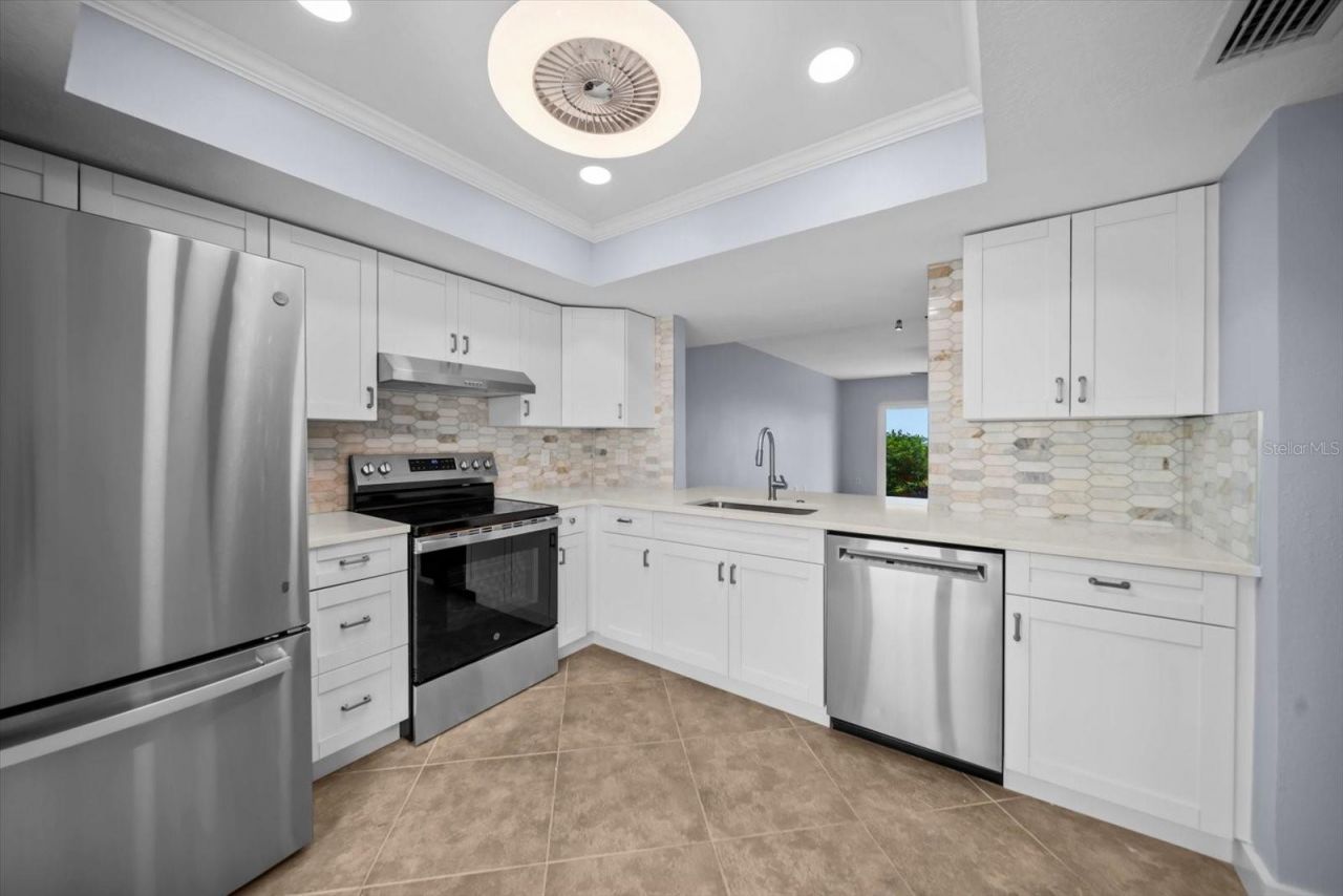 7530 Sunshine Skyway Lane S, Unit T30, Saint Petersburg, FL 33711 Photo