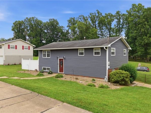 14 Maple Drive, Williamstown, WV 26187