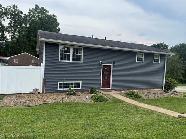 14 Maple Drive, Williamstown, WV 26187