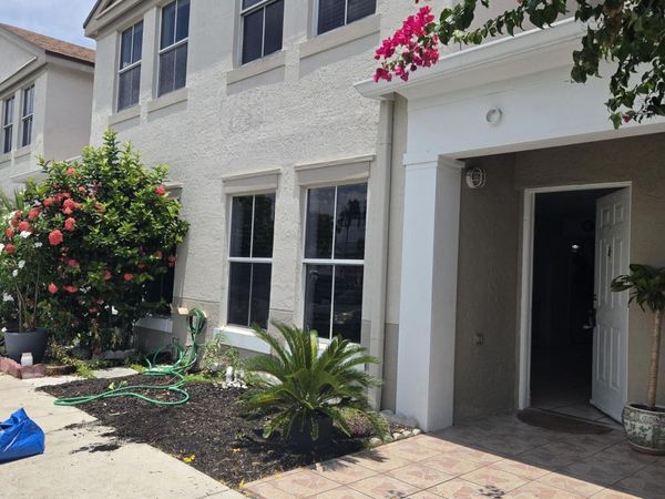 9187 Fontainebleau Boulevard, Unit 419, Miami, FL 33172