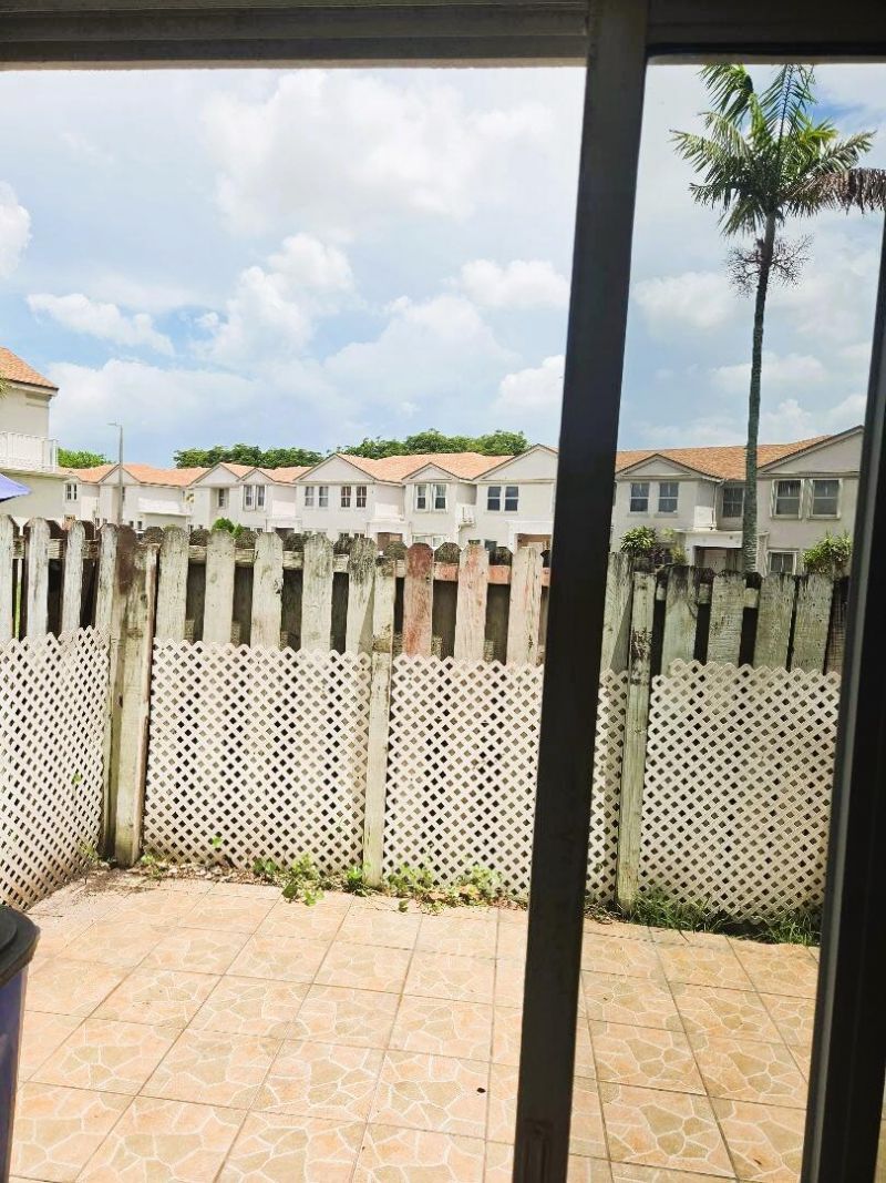 9187 Fontainebleau Boulevard, Unit 419, Miami, FL 33172 Photo