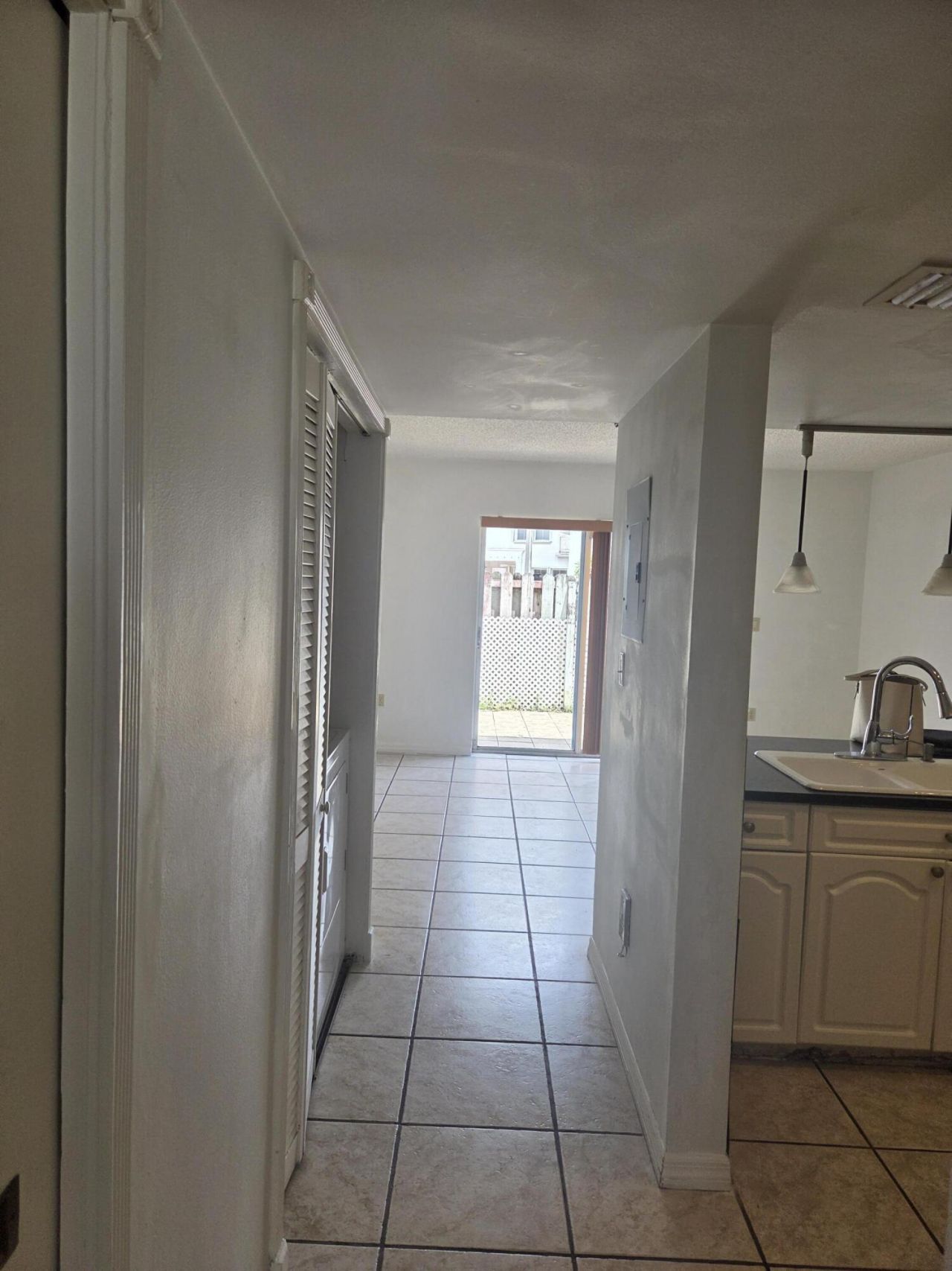 9187 Fontainebleau Boulevard, Unit 419, Miami, FL 33172 Photo