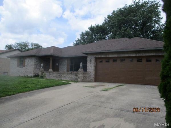 113 Rose Marie Drive , Belleville, IL 62220
