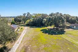 1747 Sol Legare Road photo 4
