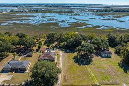 1747 Sol Legare Road photo 4