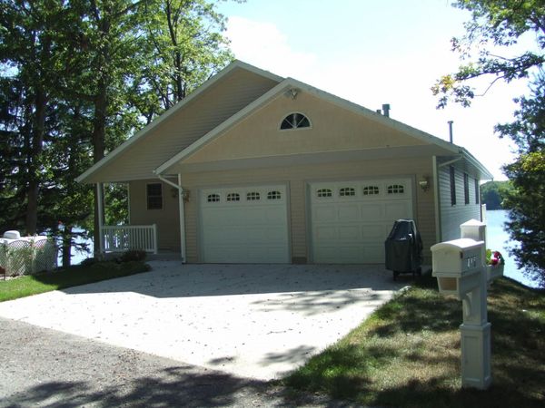 418 W Bassetta Street, Newaygo, MI 49337