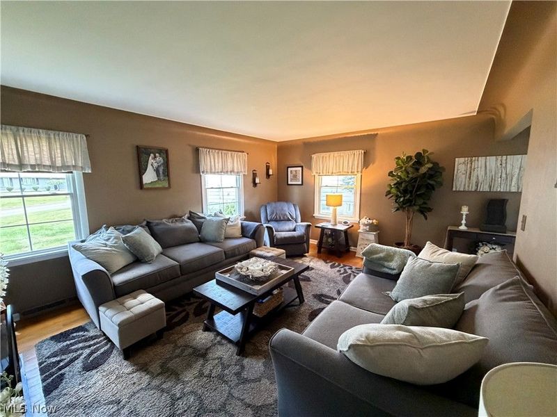 91 Green Bay Drive, Youngstown, OH 44512 Photo 5