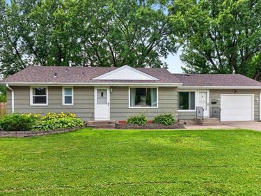 5657 Nevada Avenue N, Crystal, MN 55428
