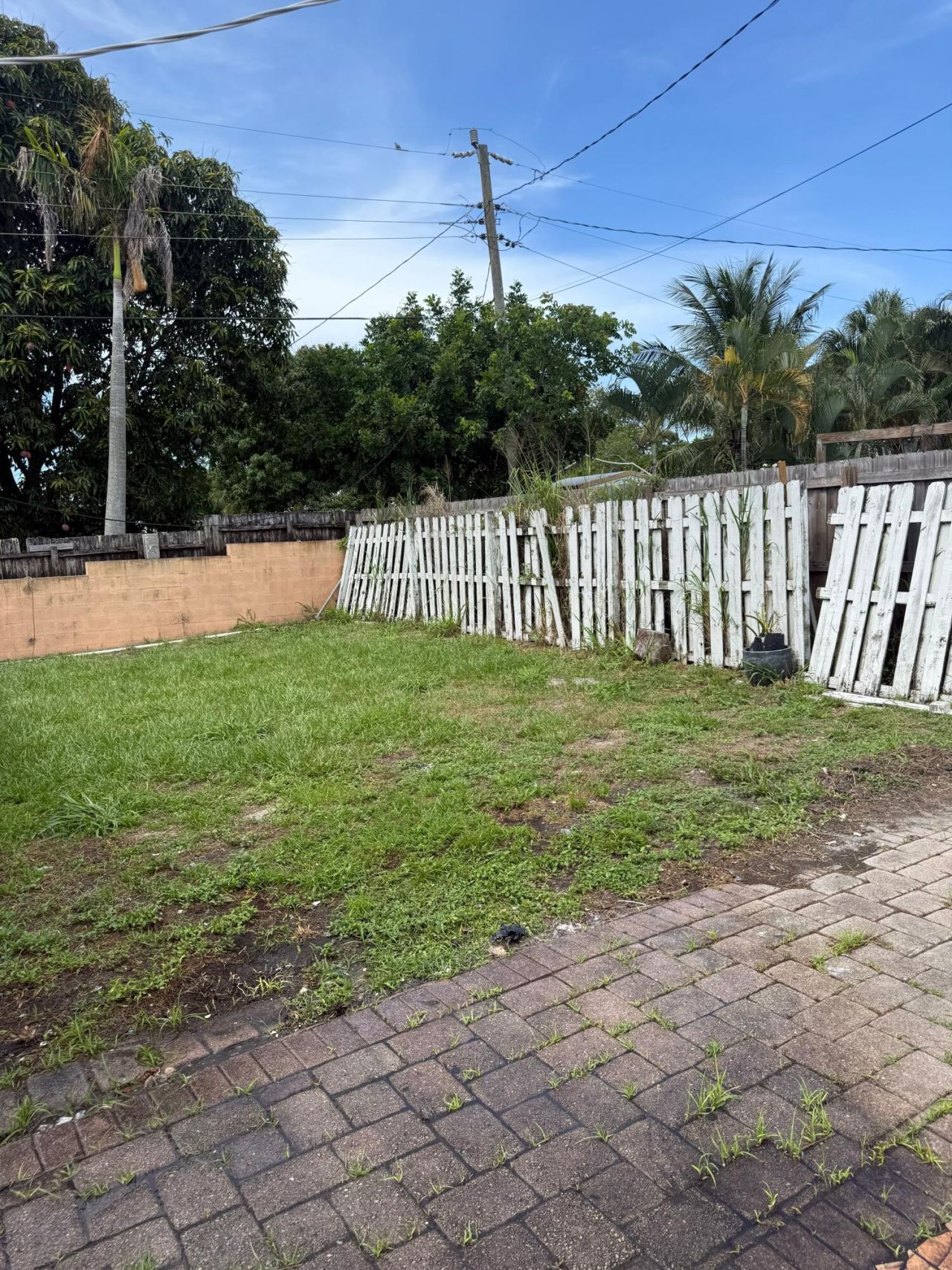 1017 W Lakewood Road, West Palm Beach, FL 33405 Photo