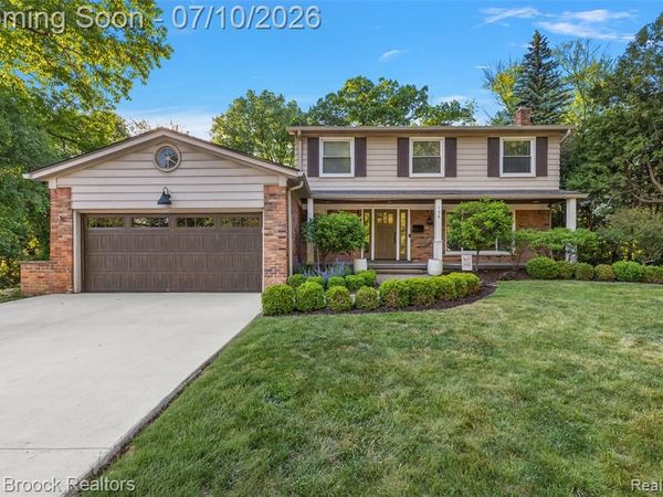 139 Wimbleton Drive, Birmingham, MI 48009