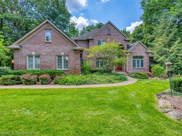 9054 Green Hickory Lane, Tyrone Twp, MI 48430