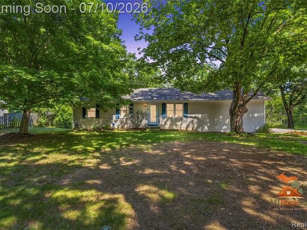 11231 McGregor Road, Hamburg Twp, MI 48169