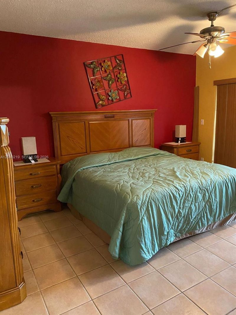 330 SE 2nd St , Unit 403F, Hallandale Beach, FL 33009 Photo