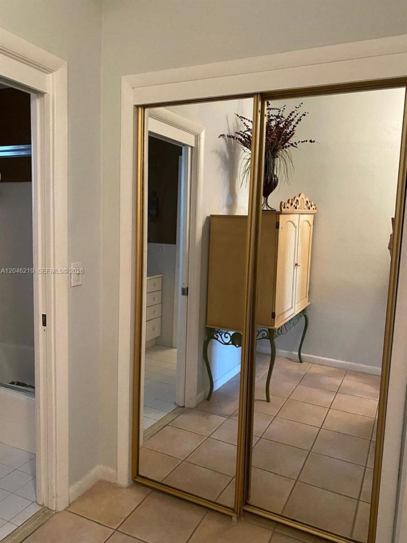 330 SE 2nd St , Unit 403F, Hallandale Beach, FL 33009 Photo