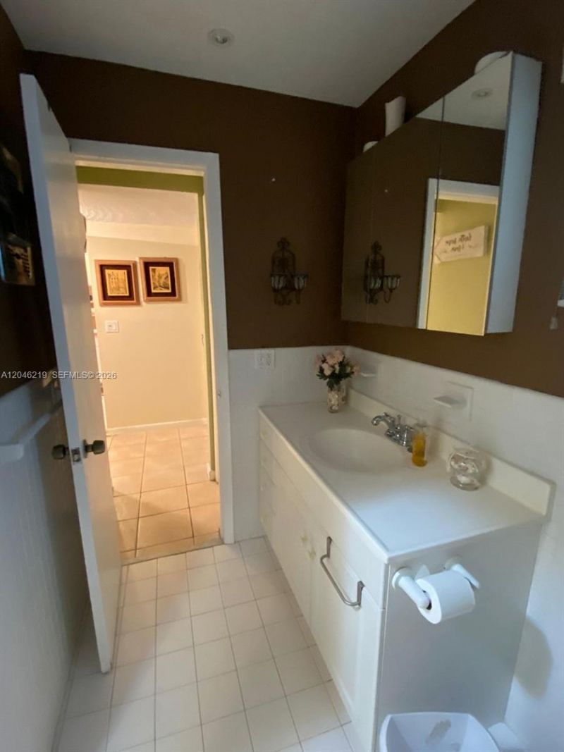 330 SE 2nd St , Unit 403F, Hallandale Beach, FL 33009 Photo