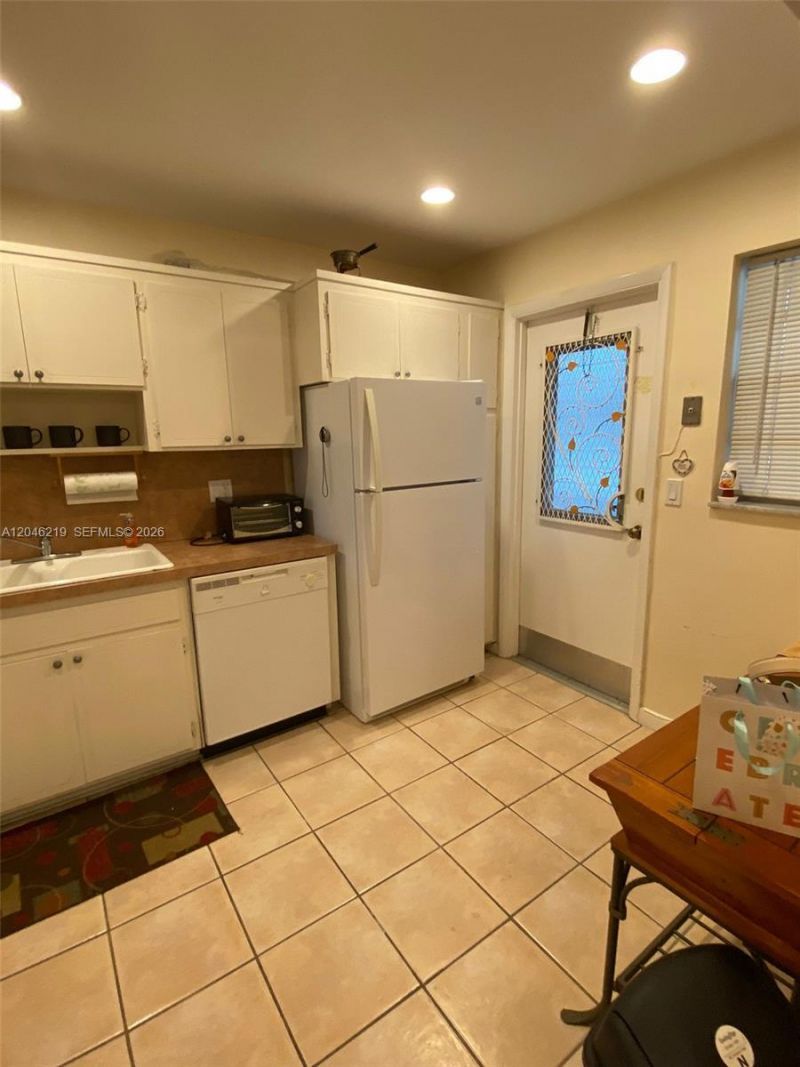 330 SE 2nd St , Unit 403F, Hallandale Beach, FL 33009 Photo