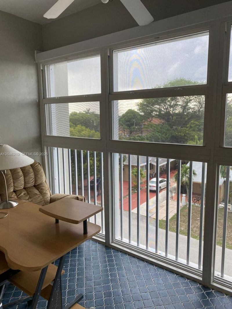 330 SE 2nd St , Unit 403F, Hallandale Beach, FL 33009 Photo