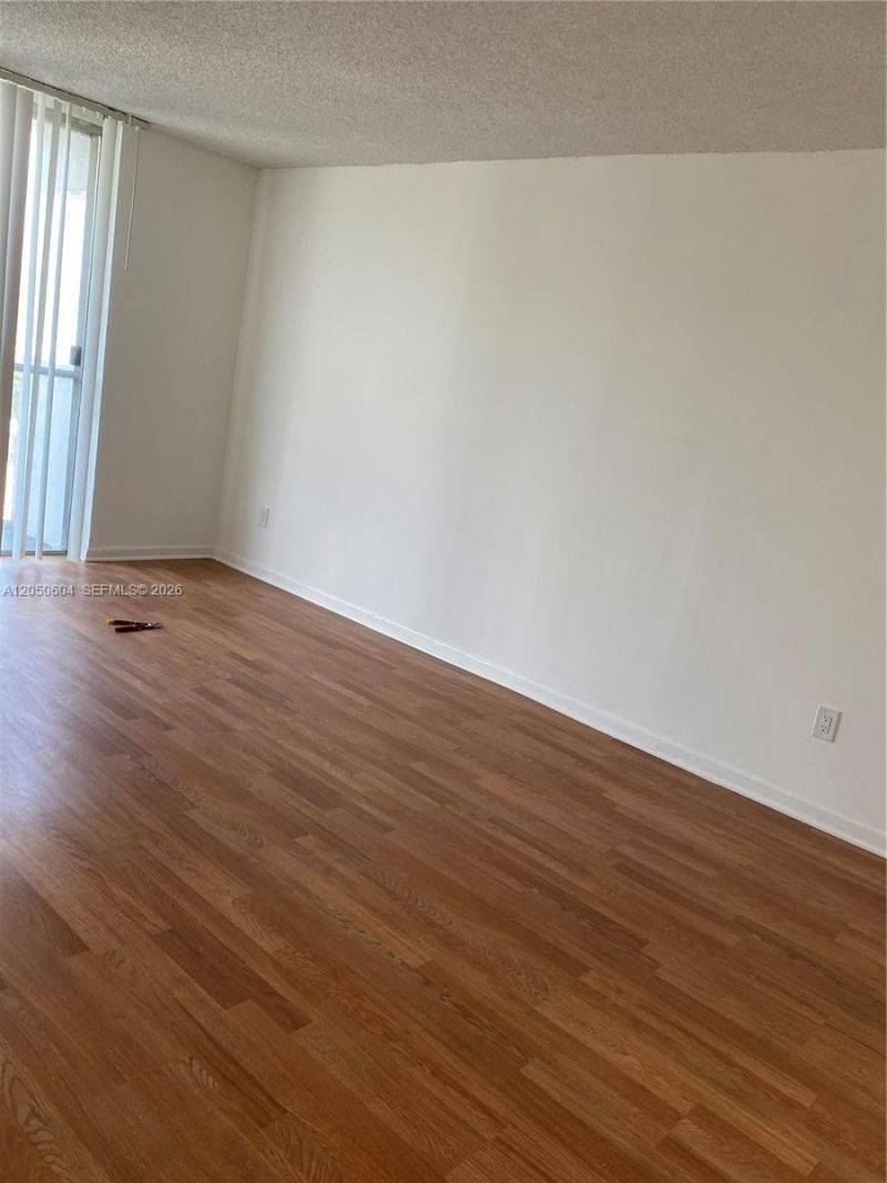 486 NW 165th St Rd , Unit B-307, Miami, FL 33169 Photo