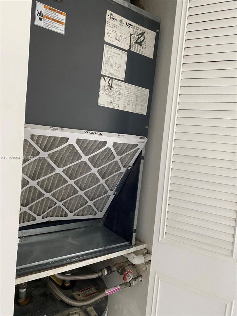 486 NW 165th St Rd , Unit B-307, Miami, FL 33169 Photo