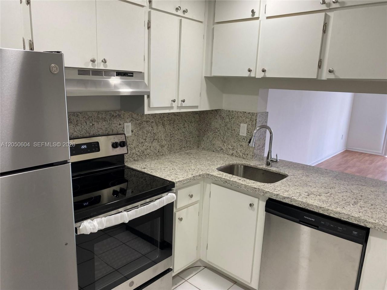 486 NW 165th St Rd , Unit B-307, Miami, FL 33169 Photo