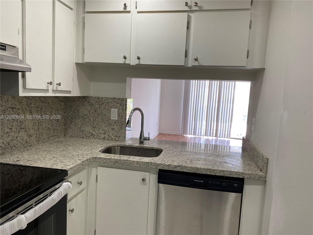486 NW 165th St Rd , Unit B-307, Miami, FL 33169 Photo