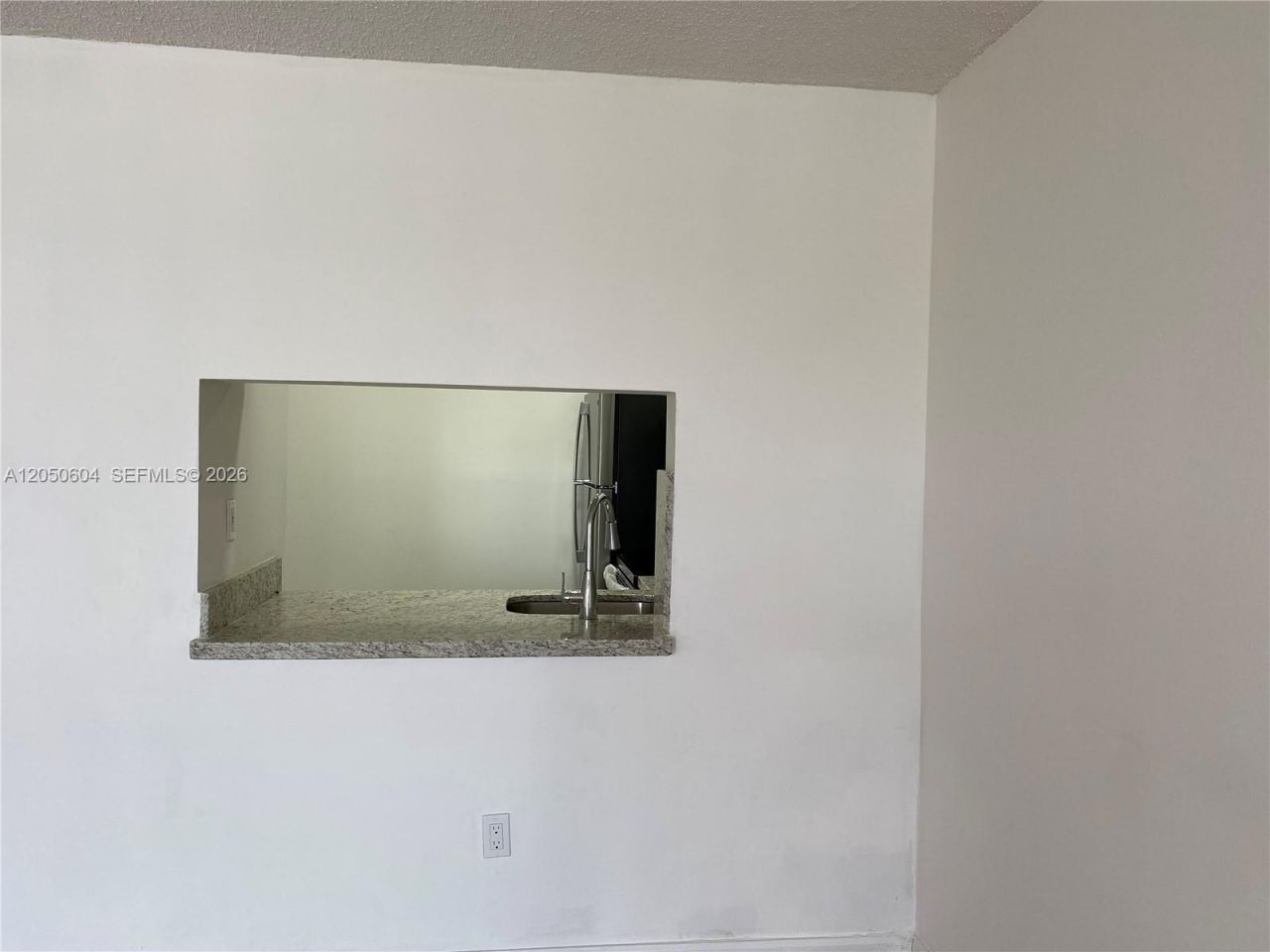 486 NW 165th St Rd , Unit B-307, Miami, FL 33169 Photo