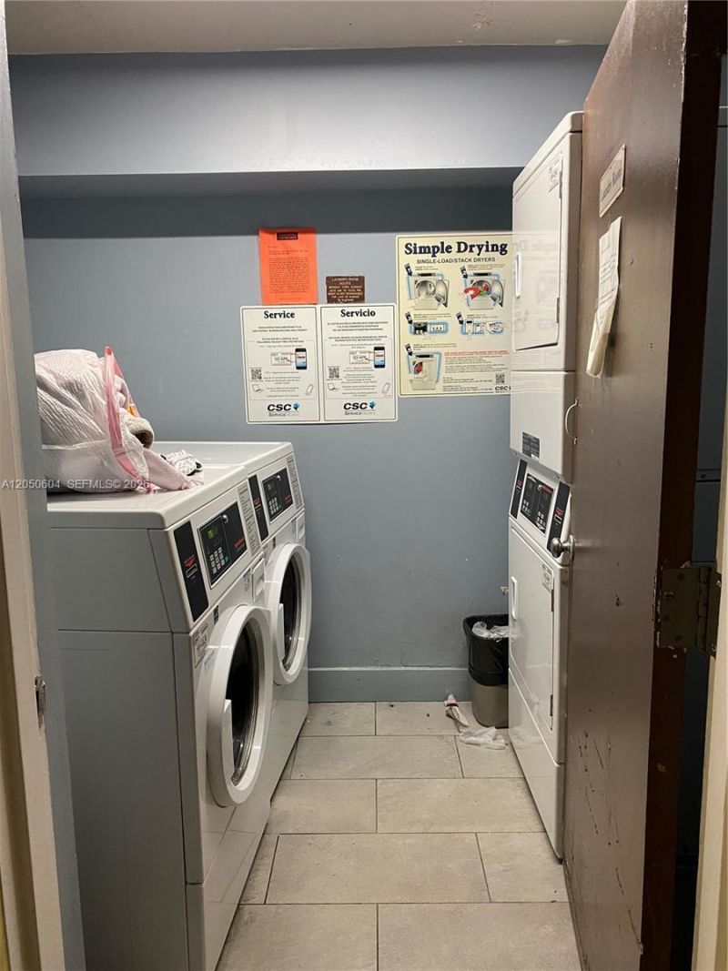 486 NW 165th St Rd , Unit B-307, Miami, FL 33169 Photo