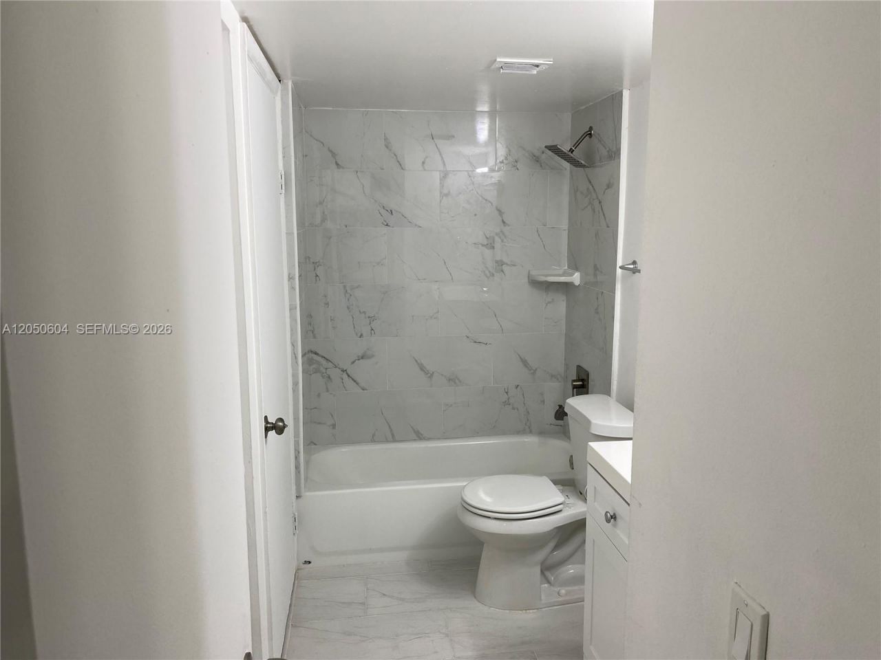 486 NW 165th St Rd , Unit B-307, Miami, FL 33169 Photo
