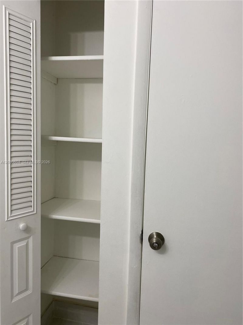486 NW 165th St Rd , Unit B-307, Miami, FL 33169 Photo