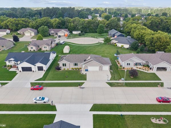 1505 Rylea Drive, Clear Lake, IA 50428