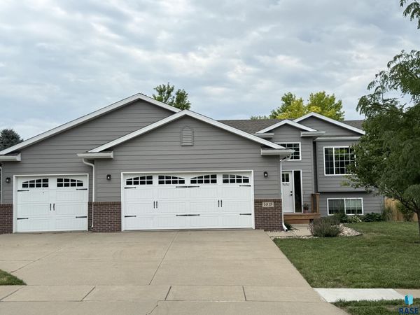 5813 W Teem St, Sioux Falls, SD 57107