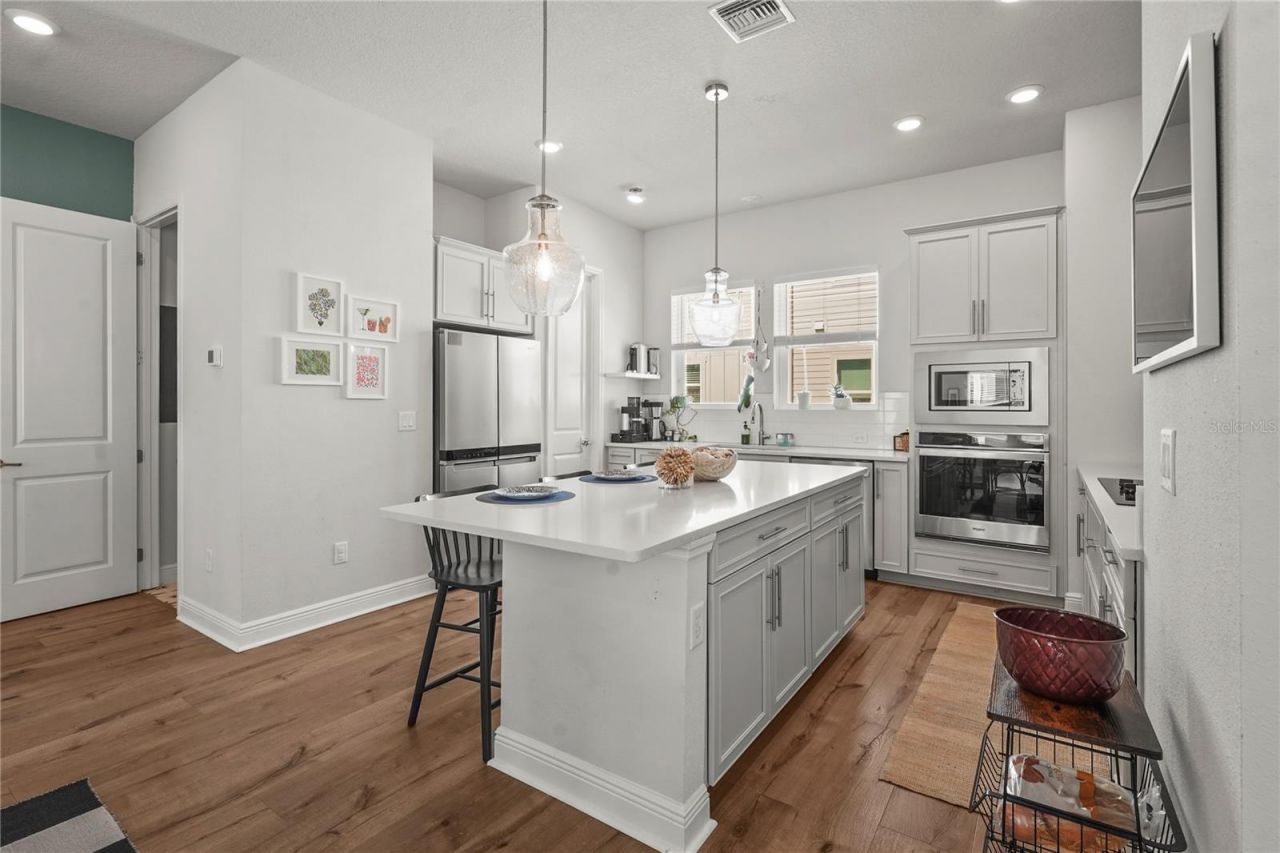 2505 Boone Court , Sarasota, FL 34237 Photo