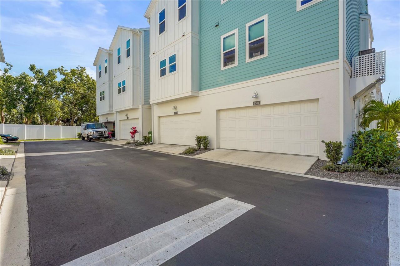 2505 Boone Court , Sarasota, FL 34237 Photo