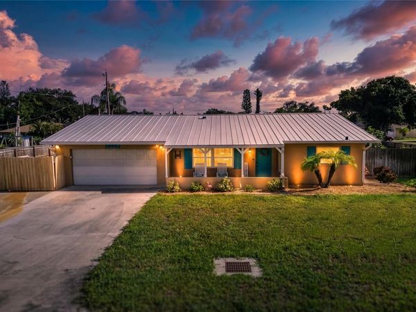 895 E BAFFIN DRIVE , VENICE, FL 34293