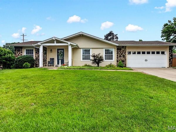 2 Park Charles Boulevard, St Peters, MO 63376