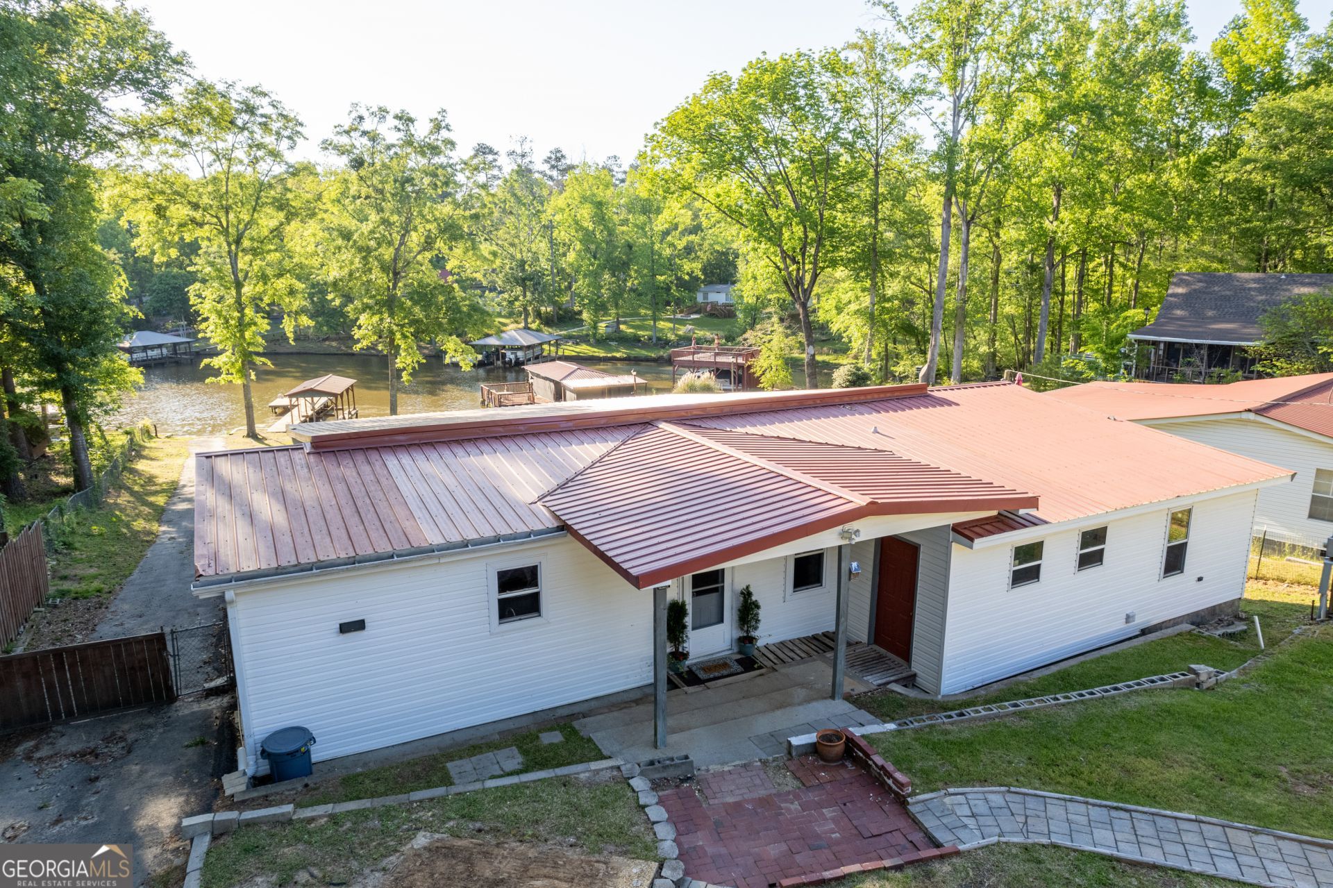 154 Possum Point Drive, Eatonton, GA 31024 Main Photo