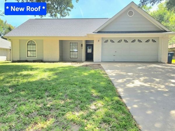 703 Aspen Incline Drive, Hewitt, TX 76643