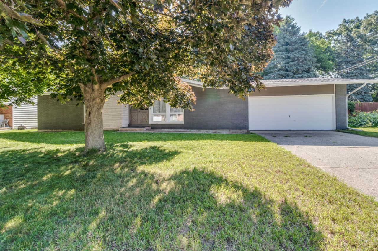 109 Parkshore Drive, Battle Creek, MI 49014 Main Photo