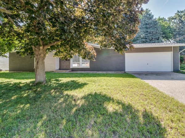 109 Parkshore Drive, Battle Creek, MI 49014