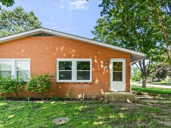 1528 Oak Lane , Sycamore, IL 60178