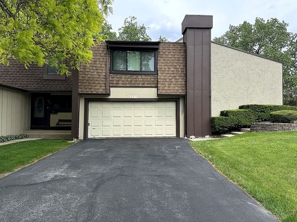 171 Cascade Drive , Indian Head Park, IL 60525