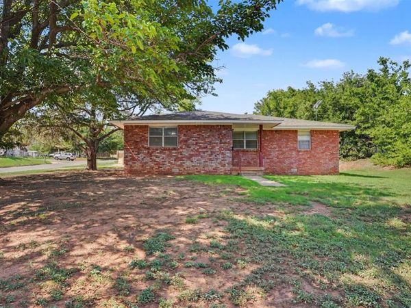 111 W Cedar Avenue, Sayre, OK 73662