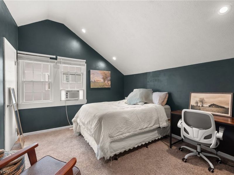 16800 Pilgrim Avenue, Cleveland, OH 44111 Photo 31